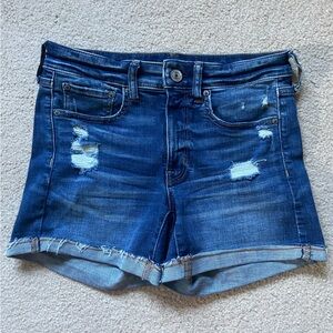 AMERICAN EAGLE- MIDI Shorts Size 6. LIKE NEW.